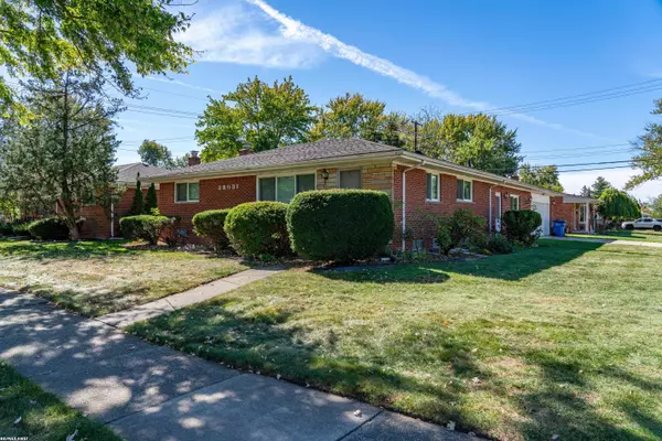 28031 Lorraine Avenue,  Warren,  MI 48093