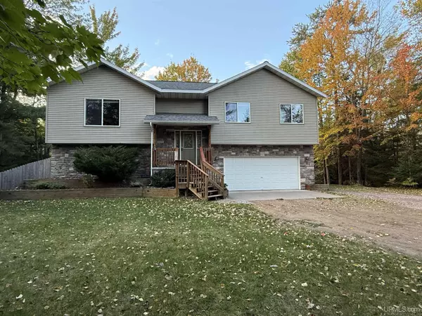 Marquette, MI 49855,807 Silver Creek Road