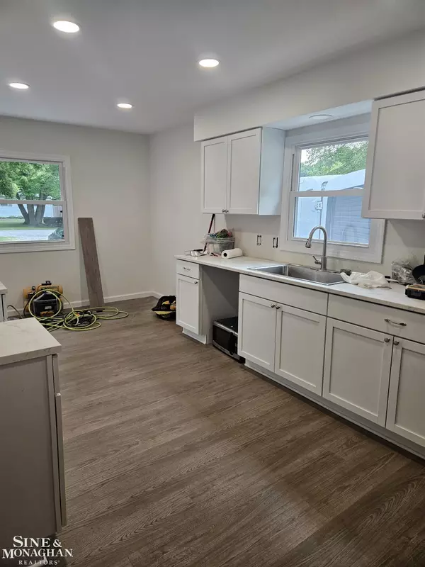 9096 Island Drive, Clay, MI 48001