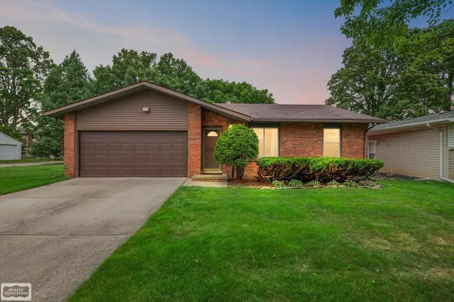 43984 Arlington Road, Canton Twp, MI 48187