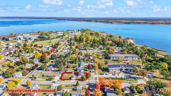 Gladstone, MI 49837,324 Dakota Avenue