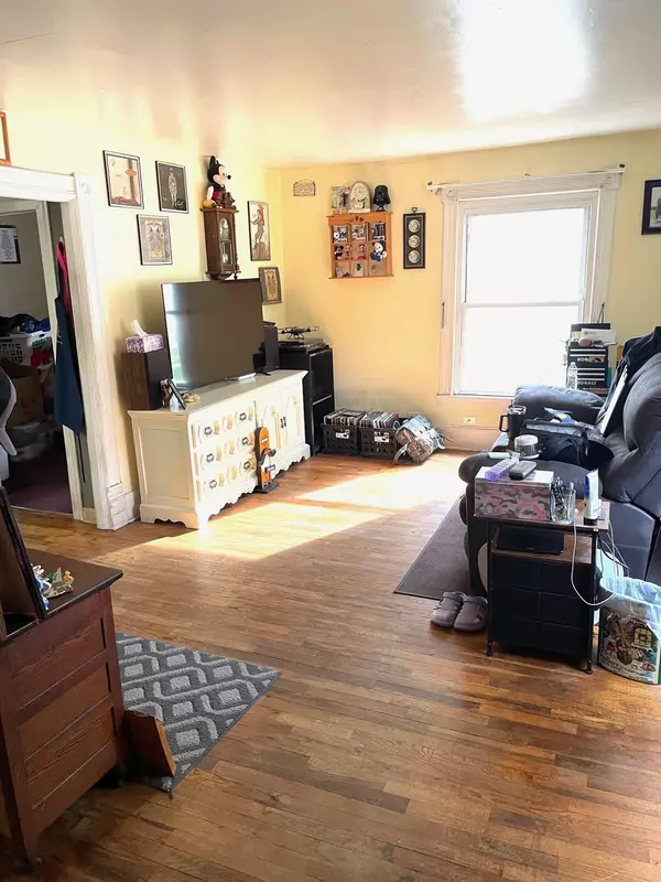 Owosso, MI 48867,206-208 N Howell Street