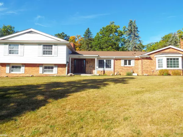 5008 Kings Gate Way Street, Bloomfield Twp, MI 48302