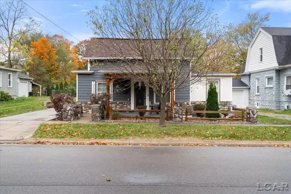 817 N Locust Street, Adrian, MI 49221