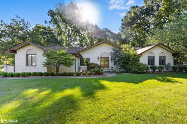 6910 Montgomery Drive, Shelby Twp, MI 48316