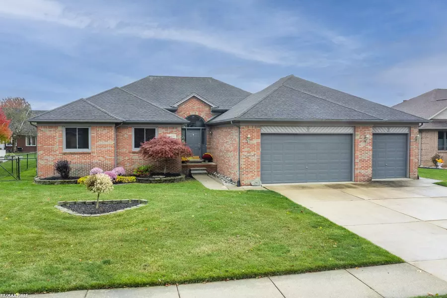 34300 W Hill Drive, Chesterfield, MI 48047