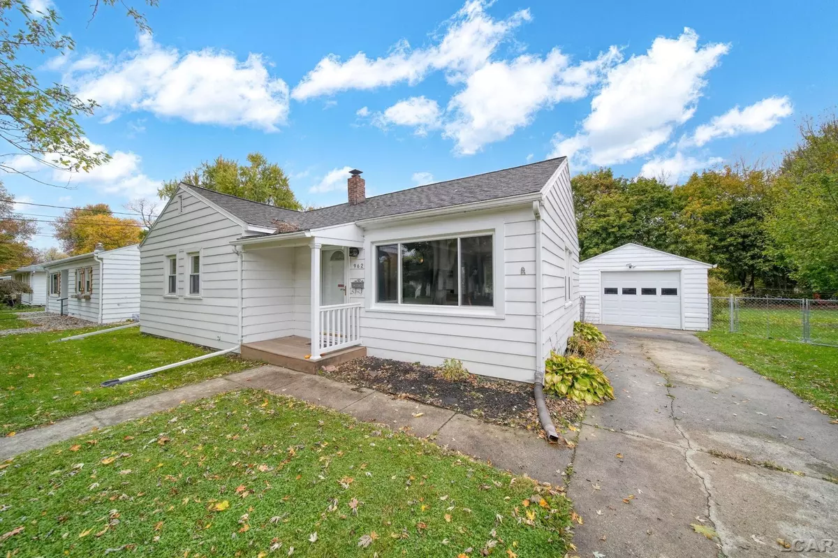 Adrian, MI 49221,962 Vine Street