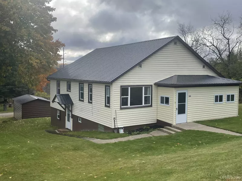 324 W Railroad Street, Caspian, MI 49915