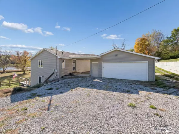 Hillsdale, MI 49242,7302 N Lakeview Drive