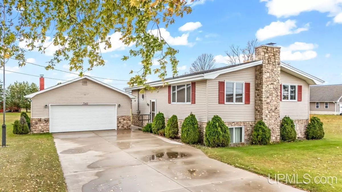 Gladstone, MI 49829,3949 Co 416 20th Road