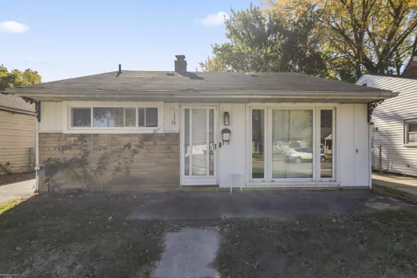 1536 E Goulson Avenue, Hazel Park, MI 48030