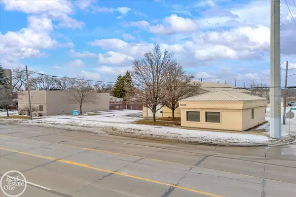 12565 E 9 MILE Road, Warren, MI 48089