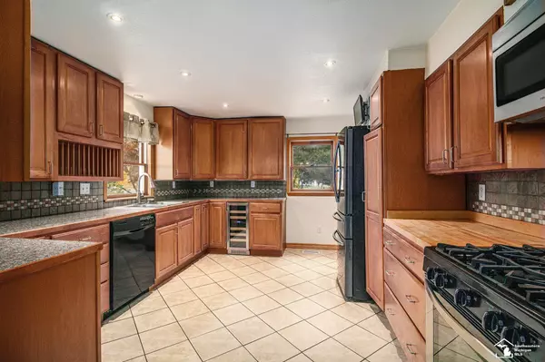 Blissfield, MI 49228,530 Beagle Road