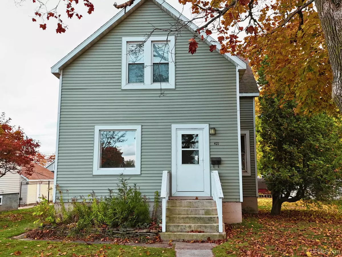 Gladstone, MI 49829,421 Michigan Avenue