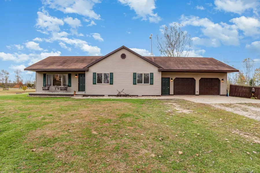 2626 E Laporte Road, Hemlock, MI 48626