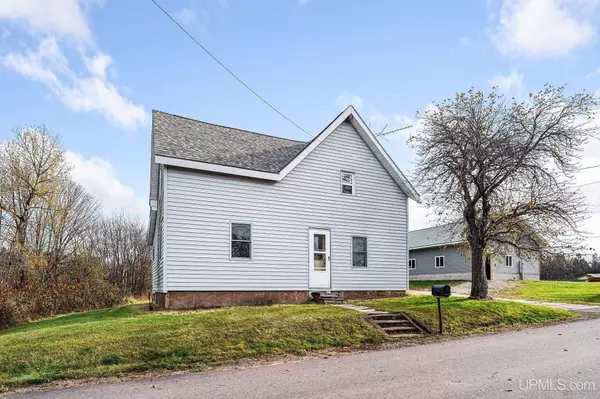 404 N Princeton Drive, Gwinn, MI 49841