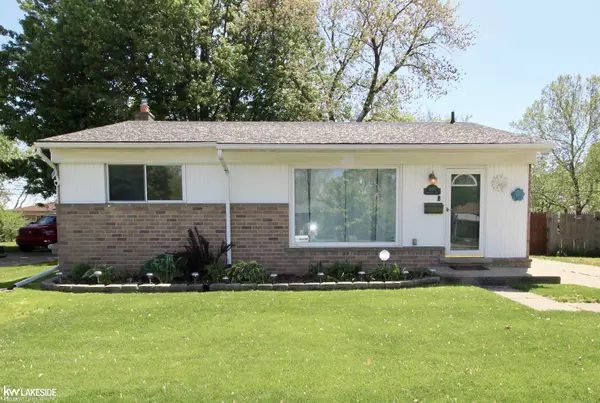 11820 Mckinley Drive, Warren, MI 48089