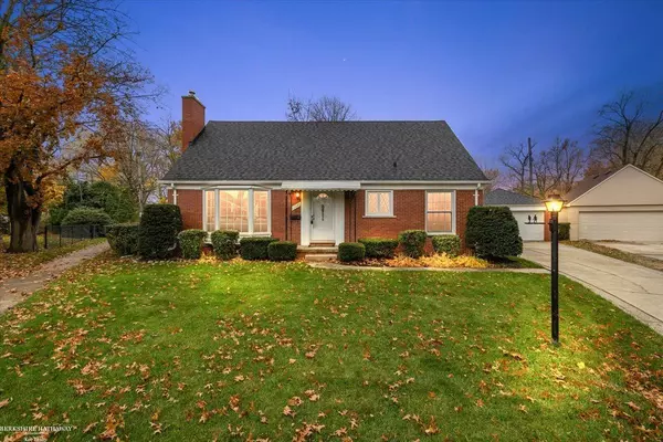 20040 Baltree Street, Grosse Pointe Woods, MI 48236