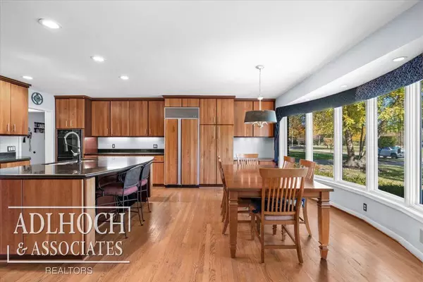 Grosse Pointe Woods, MI 48236,20363 Sunningdale Park