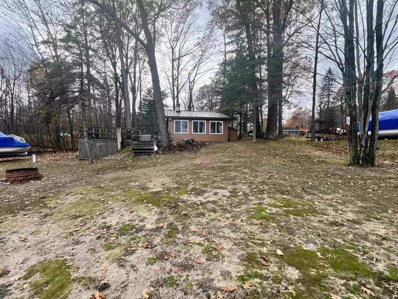 5006 Lake Point Drive, Harrison, MI 48625