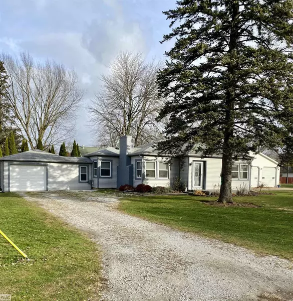 203 E Kempf Court, Capac, MI 48014