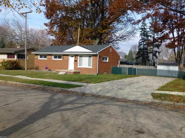 21201 Gordon Road, Saint Clair Shores, MI 48081-3505