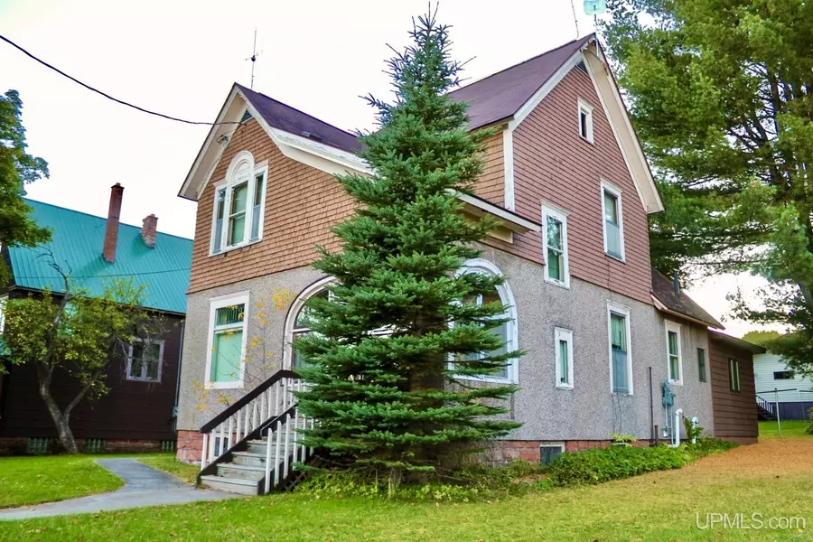 902 Calumet Street, Lake Linden, MI 49945