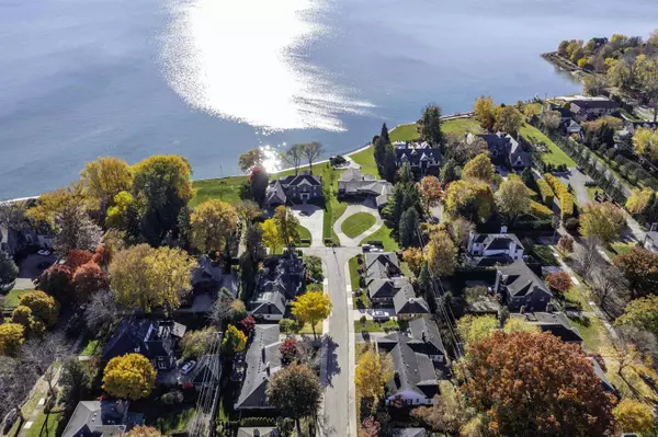 801 Park Lane, Grosse Pointe Park, MI 48230-1852