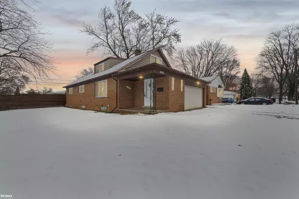 11311 Irvington Drive, Warren, MI 48093