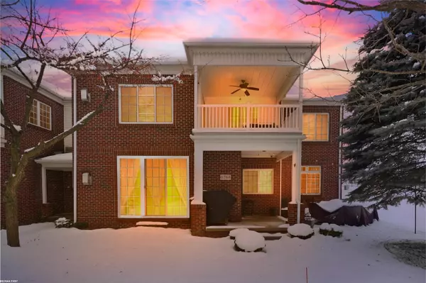 6785 Boulder Pointe Drive, Washington, MI 48094