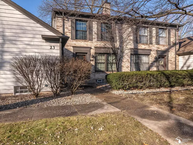 23 Linswood Drive, Monroe, MI 48162