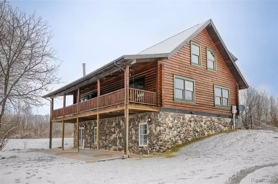 8658 CAPAC Road, Brown City, MI 48416 8507