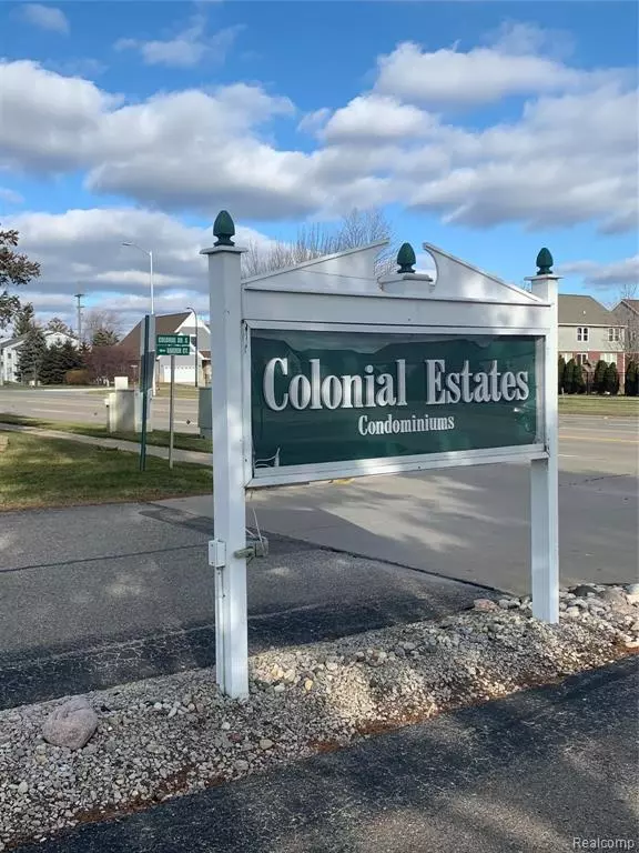 Westland, MI 48185 7595,37554 COLONIAL Drive