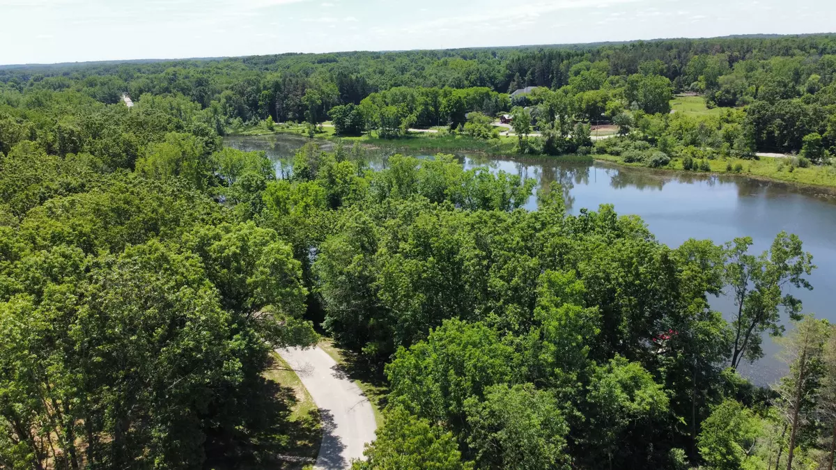 Fenton, MI 48430,LOT 1 RIVERWALK Drive