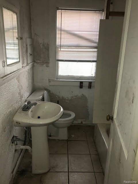 Highland Park, MI 48203 1395,19249 RIOPELLE Street