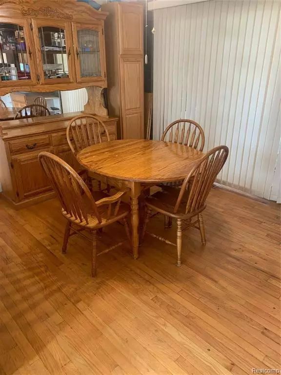 Wixom, MI 48393 1124,2030 CHARMS Road
