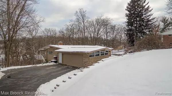 Bloomfield Hills, MI 48302 1920,1449 CEDAR BEND Drive