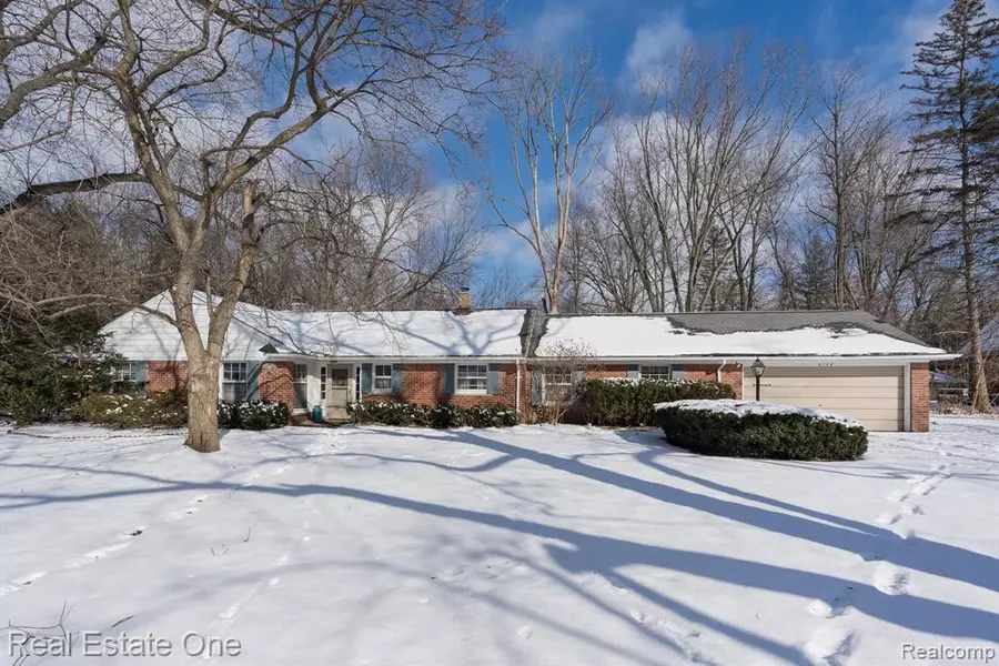 4158 Walnut Hill Drive, Troy, MI 48098 5906