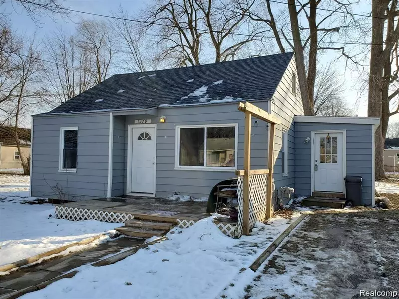 1378 WEBBER Avenue, Burton, MI 48529 2034