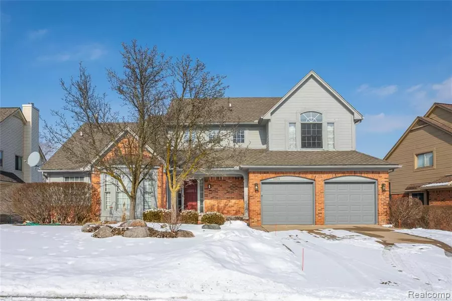 28573 Golf Pointe Boulevard, Farmington Hills, MI 48331