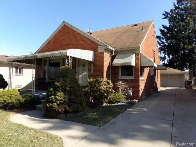 9063 CARTER Avenue, Allen Park, MI 48101 1582