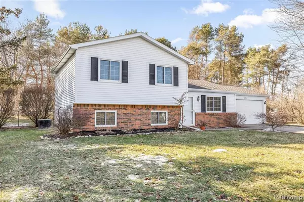 Pinckney, MI 48169 9781,10224 ASHTON Street