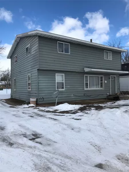 352 COLUMBIA Street, Caro, MI 48723 9500