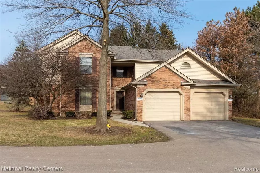 36983 DARTMOOR Drive, Farmington Hills, MI 48331 1843