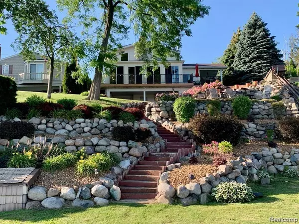 West Bloomfield, MI 48324 3518,7895 LOCKLIN