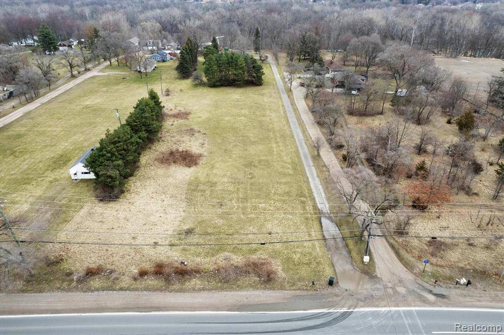 Shelby Twp, MI 48317 4201,5765 AUBURN Road