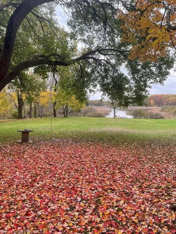 Waterford, MI 48327 1681,6741 HIGHLAND Road