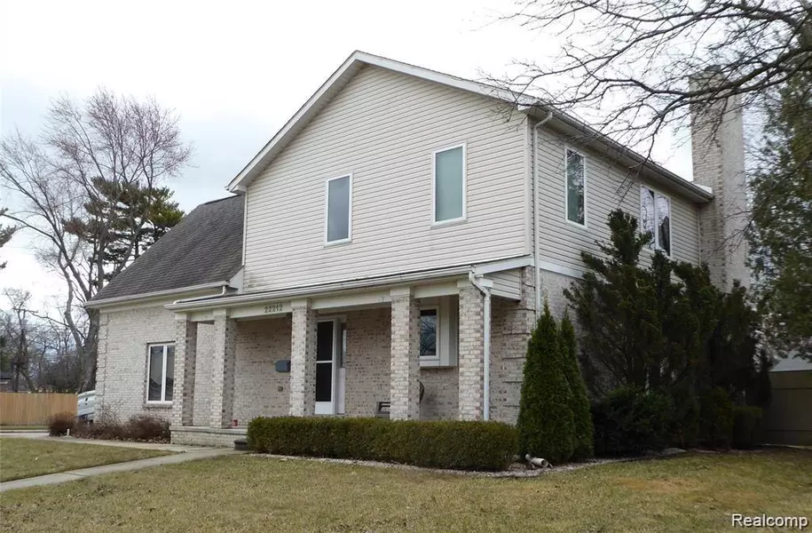 22212 MYLLS Court, Saint Clair Shores, MI 48081 1232