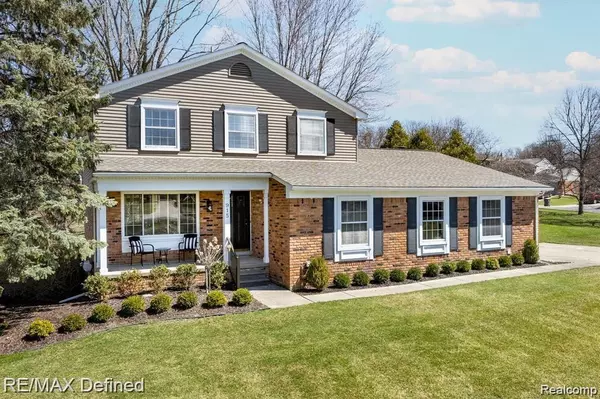 Rochester Hills, MI 48307 3305,915 DAHLIA Lane