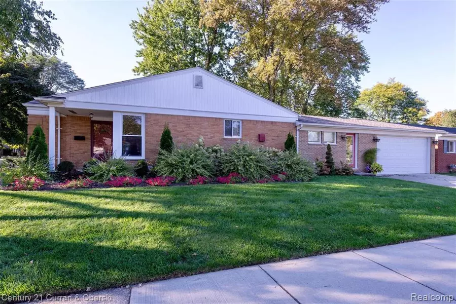 1904 CRESTHILL Avenue, Royal Oak, MI 48073 1904